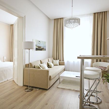 Luxury Center Apt. Charles Bridge Walking Distance Прага Екстериор снимка