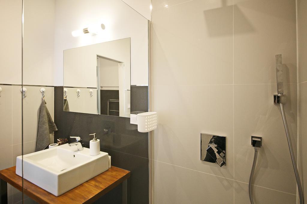 Luxury Center Apt. Charles Bridge Walking Distance Прага Екстериор снимка
