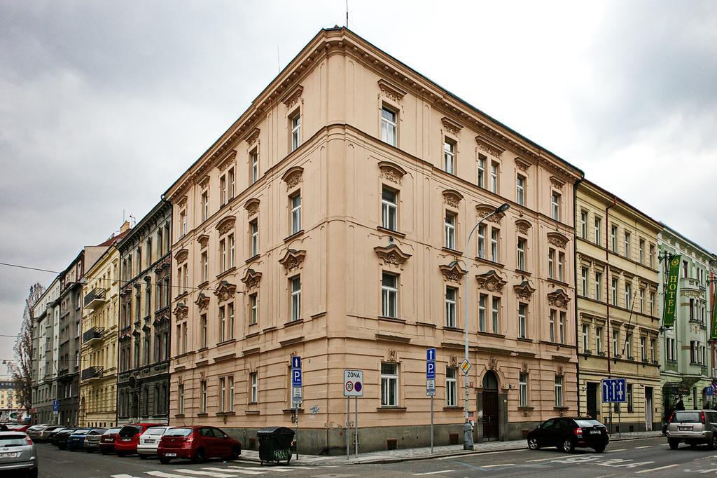 Luxury Center Apt. Charles Bridge Walking Distance Прага Екстериор снимка